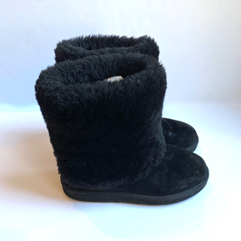 UGG Patten Black Shearling Winter Boots SIZE 8 retired and rare! Uggs!